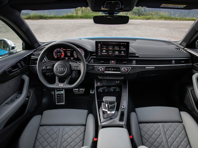 Audi S4 interni