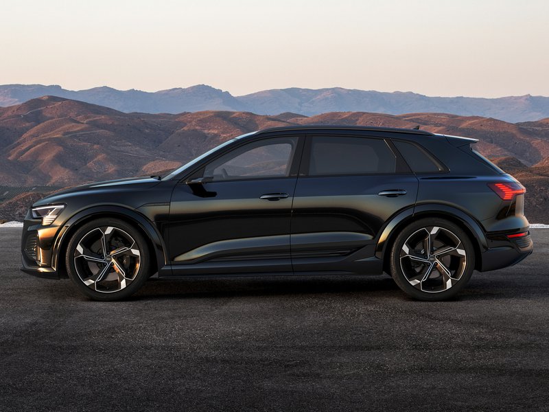 Audi SQ8 e-tron profilo