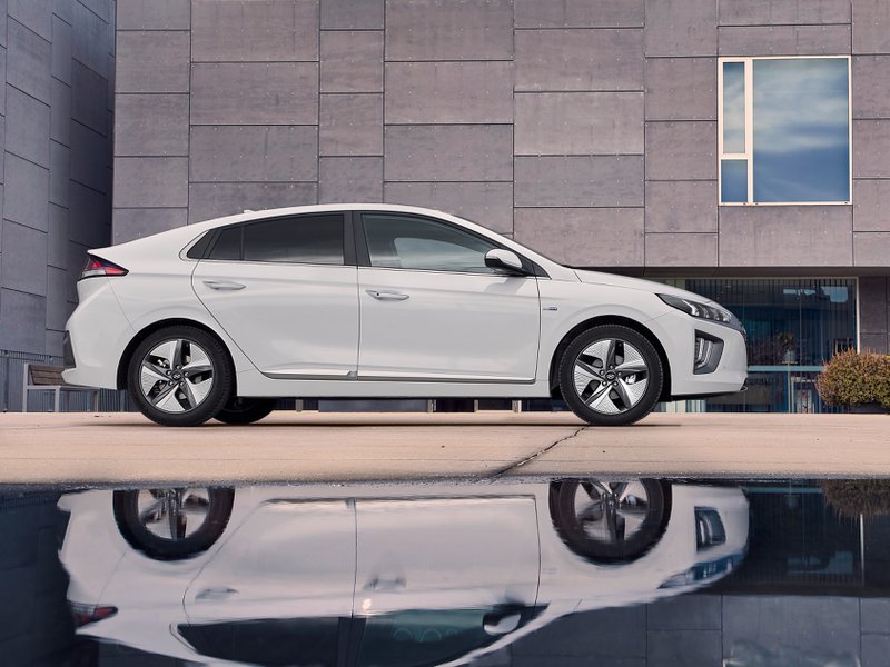 Hyundai Nuova IONIQ Plug-in Hybrid profilo
