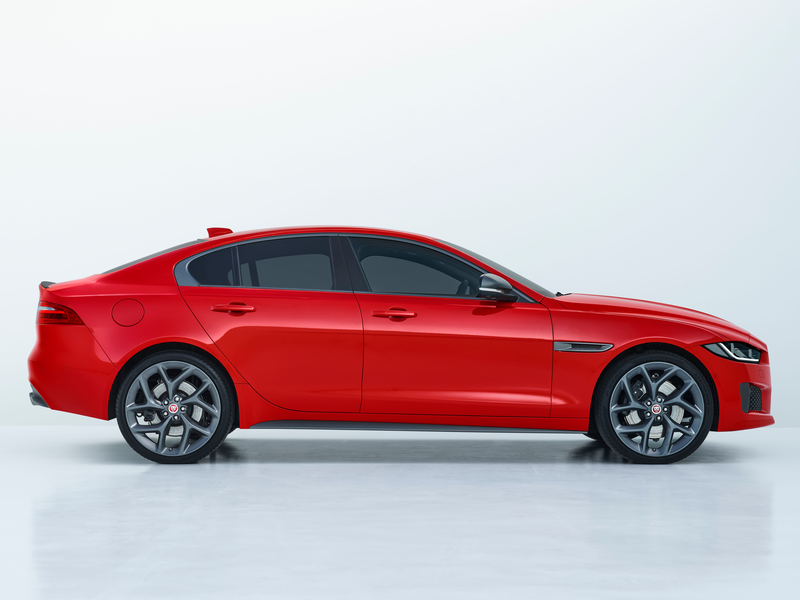 Jaguar Nuova XE profilo