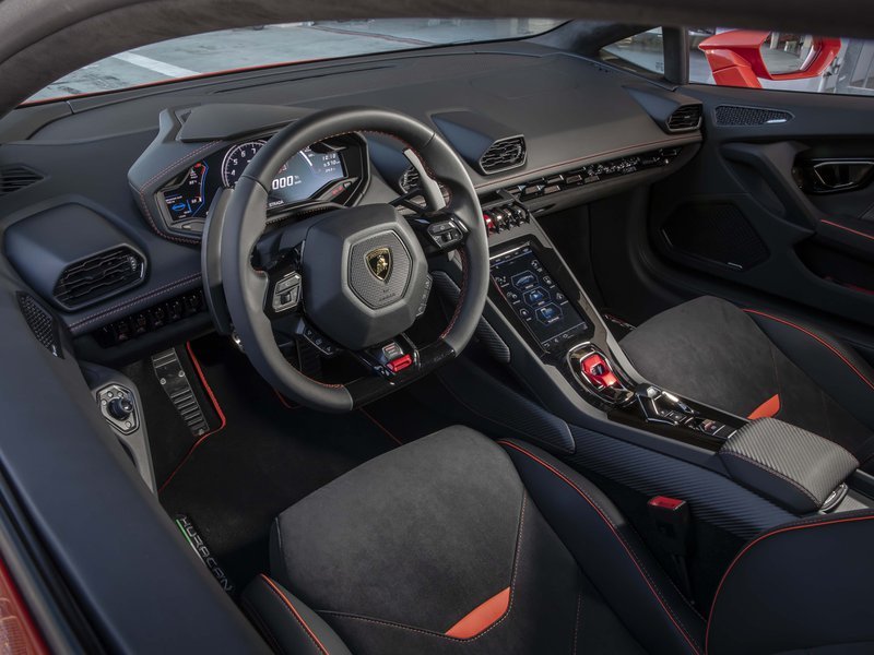 Lamborghini Huracan interni 1