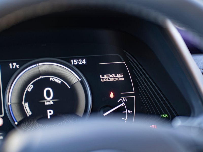 Lexus UX Full Electric 2