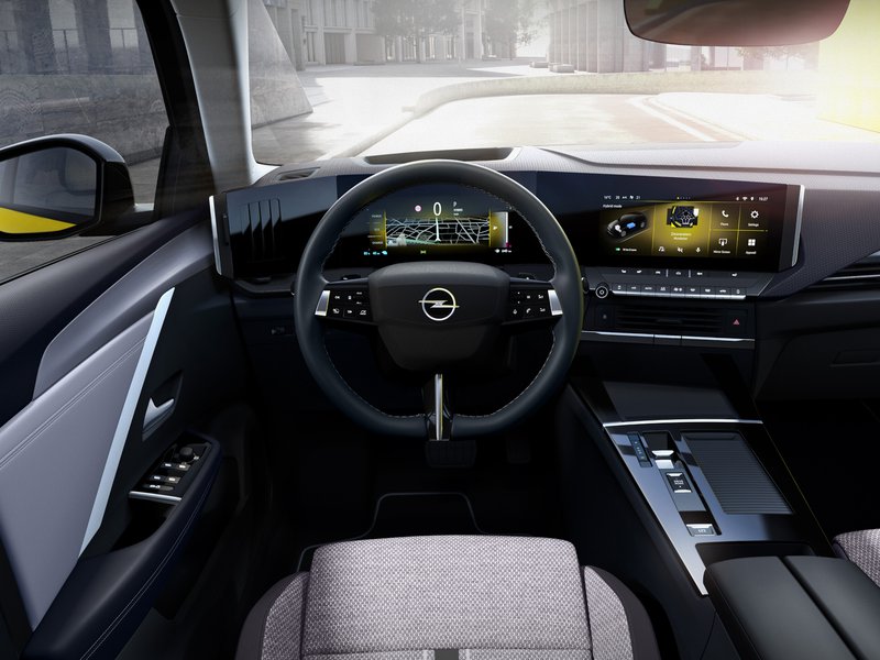 Opel Nuova Astra Plug-In Hybrid interni