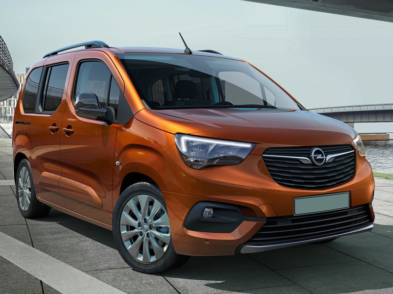 Opel Nuovo Combo-e Life tre quarti anteriore