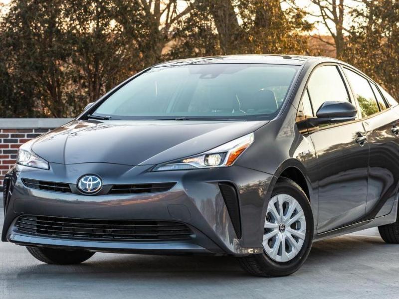Toyota Prius grigia