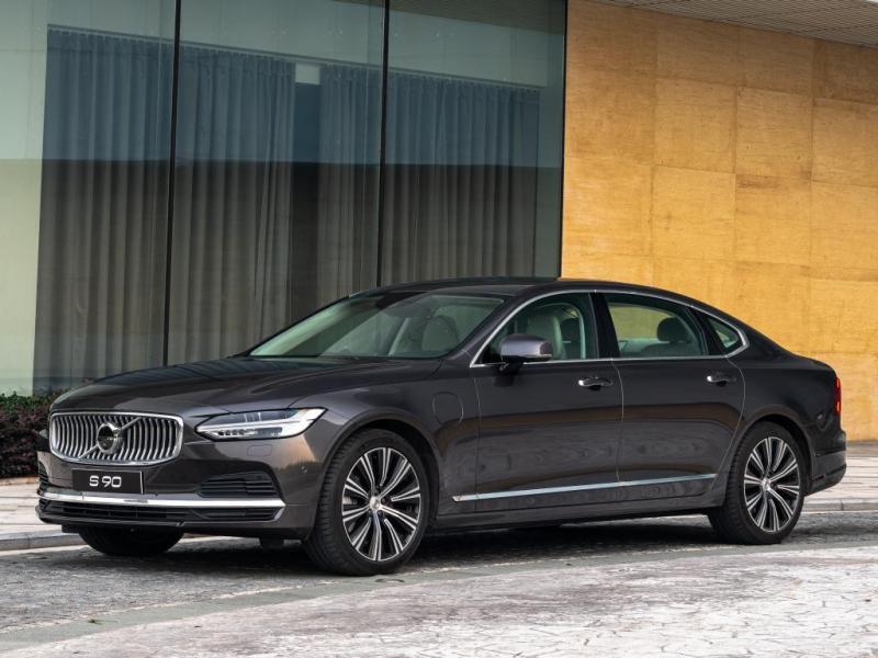 Volvo S90 Recharge profilo